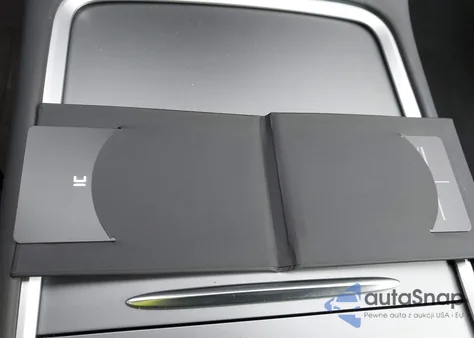 2024 Tesla Model Y Long Range Dual Motor All-Wheel Drive из США, поврежденный, VIN 7SAYGAEE0RF193955